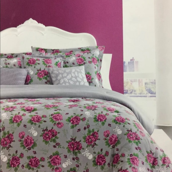 Betsey Johnson Accessories Floral Dandy King Comforter Set